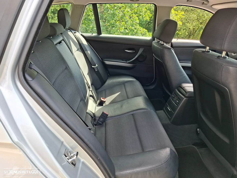 BMW 320 d Sport - 9