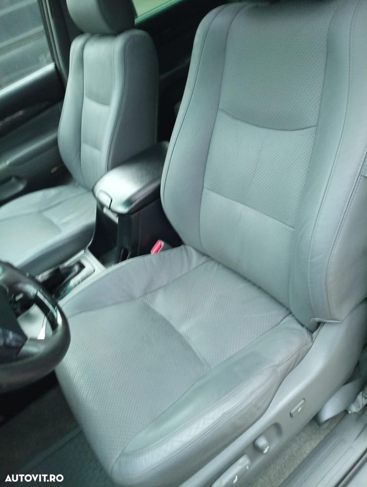 Toyota Land Cruiser - 5