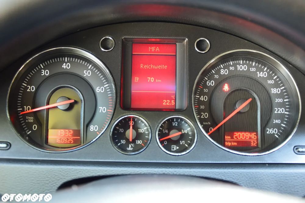 Volkswagen Passat 1.6 Trendline - 19