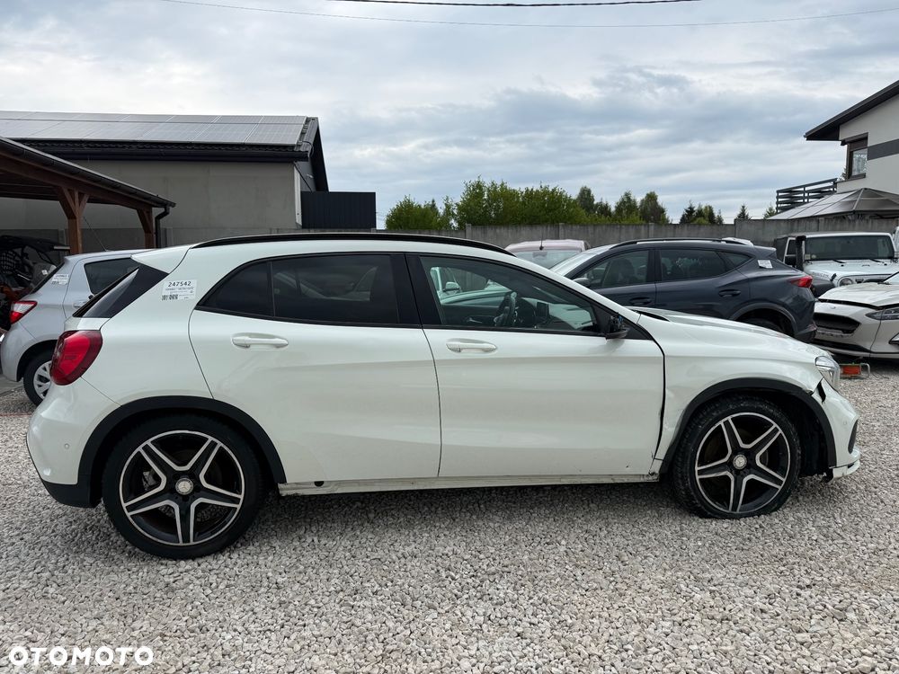 Mercedes-Benz GLA - 8