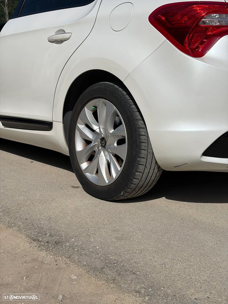 Citroën DS5 2.0 HDi Hy4 So Chic CMP6 102g - 30