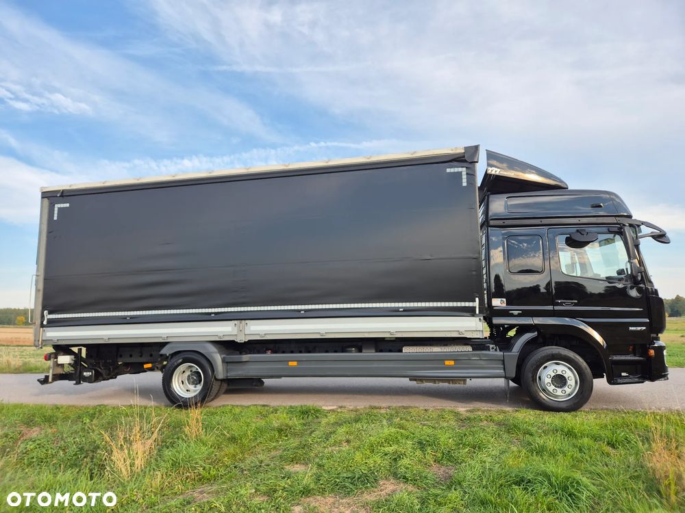 Mercedes-Benz Atego 1527 burto-firana z windą 7.2m SUPER STAN / GLOB / SYPIALNY / z Niemiec - 30