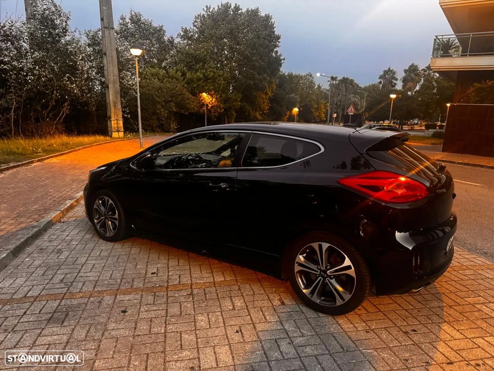 Kia Ceed S Coupé 1.6 CRDi GT Line - 2