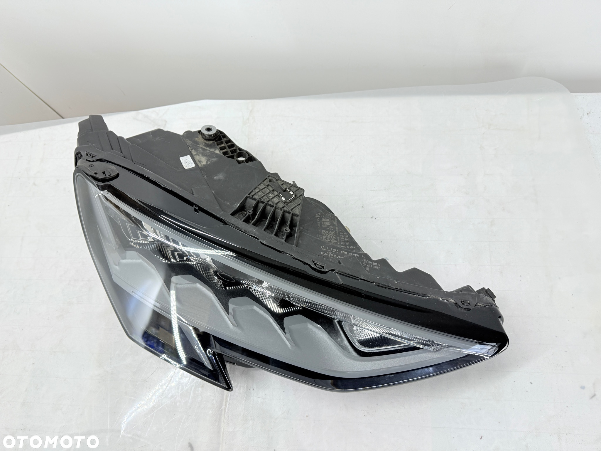 Lampa przednia prawa Audi A3 8Y FULL LED - 3