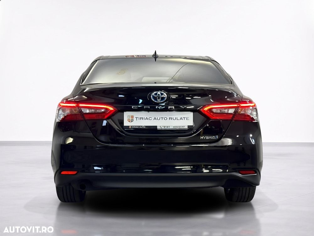 Toyota Camry - 5
