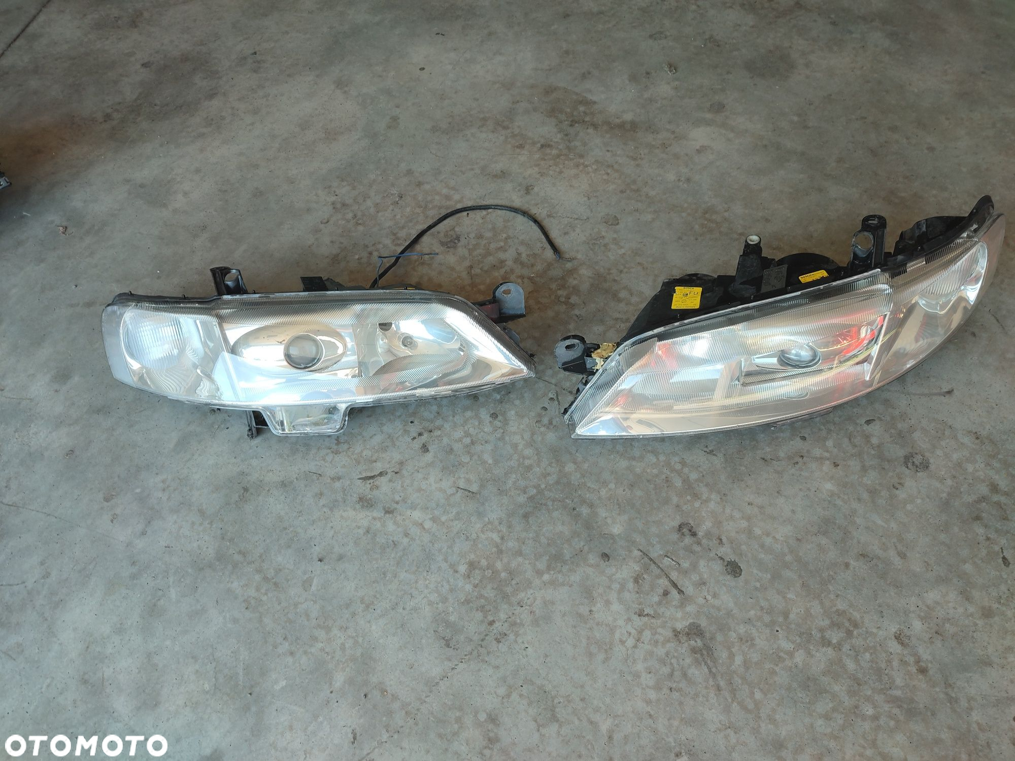 Reflektory Xenonowe Vectra B Lift . - 4