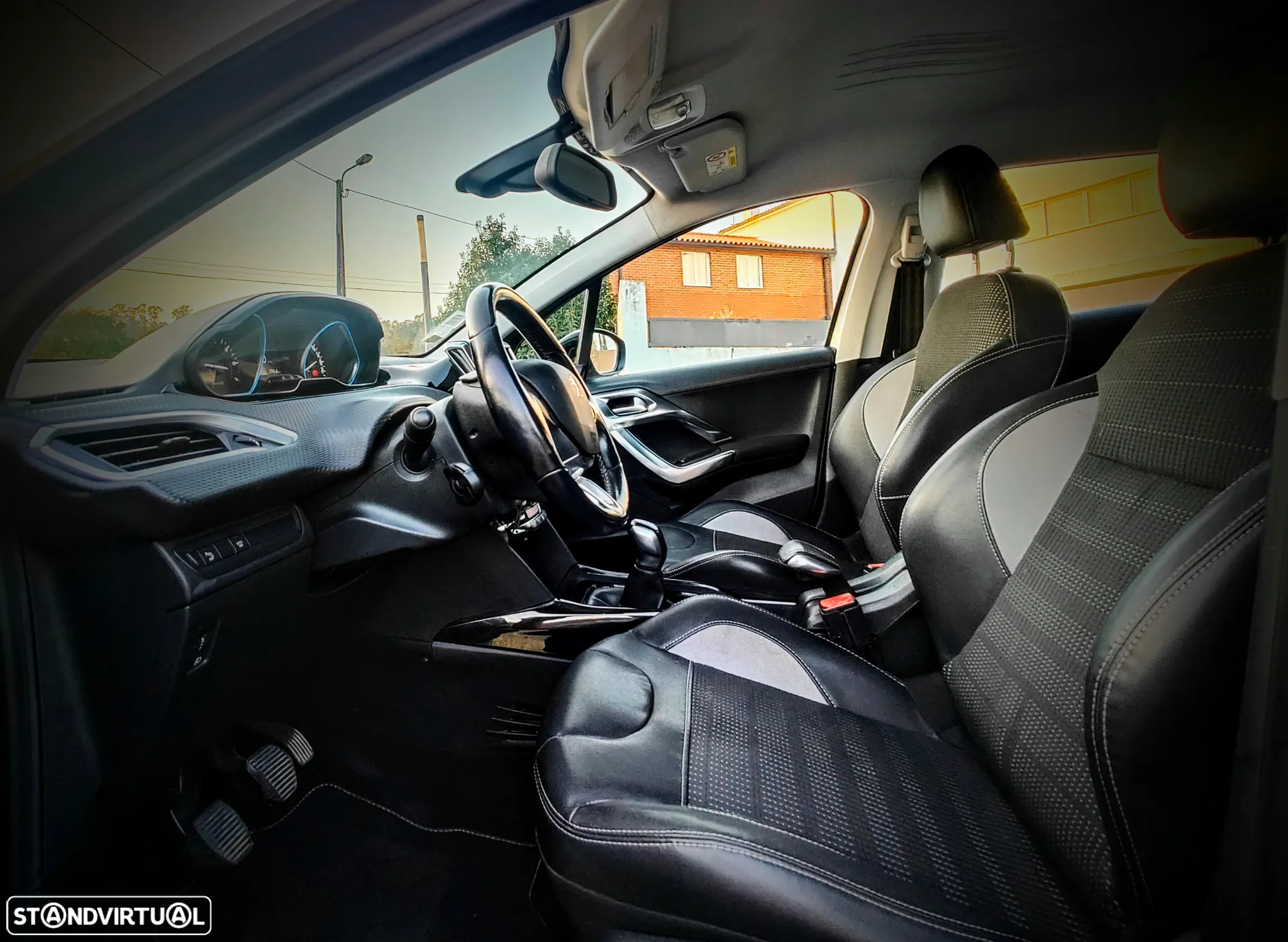 Peugeot 2008 1.2 PureTech Crossway - 16