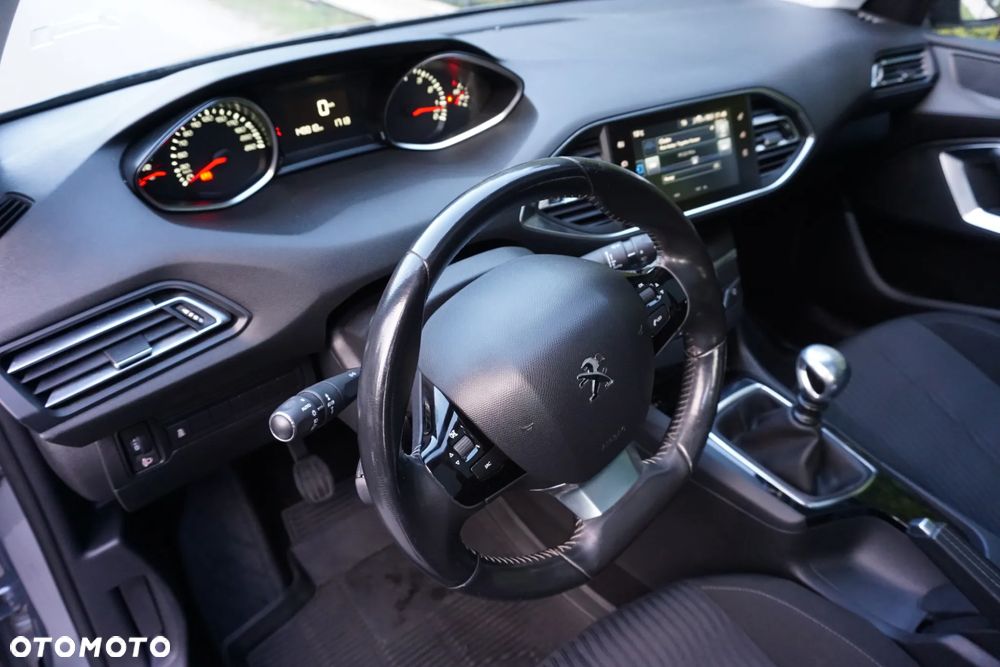 Peugeot 308 125 THP Allure - 22