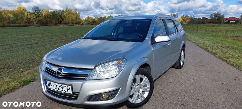 Opel Astra 1.6 Caravan Cosmo - 2