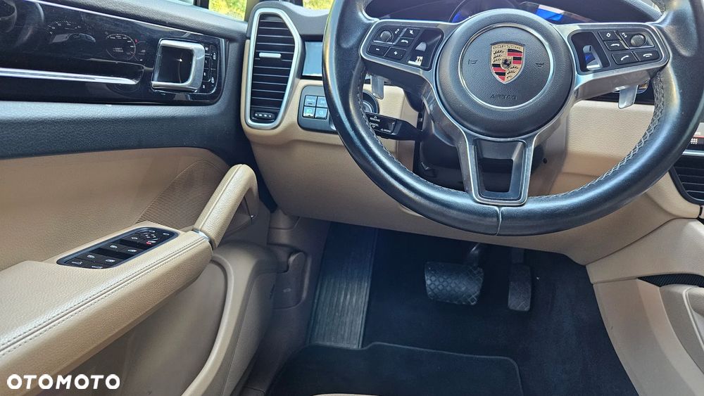 Porsche Cayenne Platinum Edition - 12