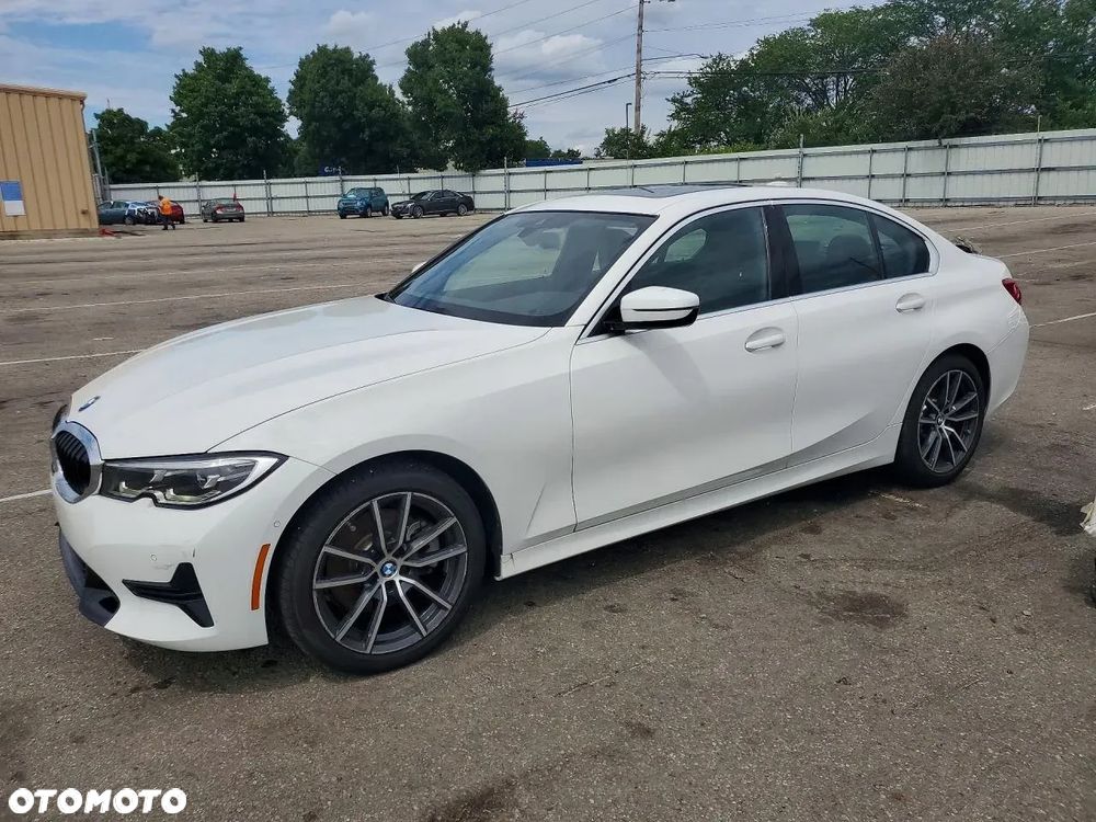 BMW Seria 3 330i xDrive Sport Line - 2