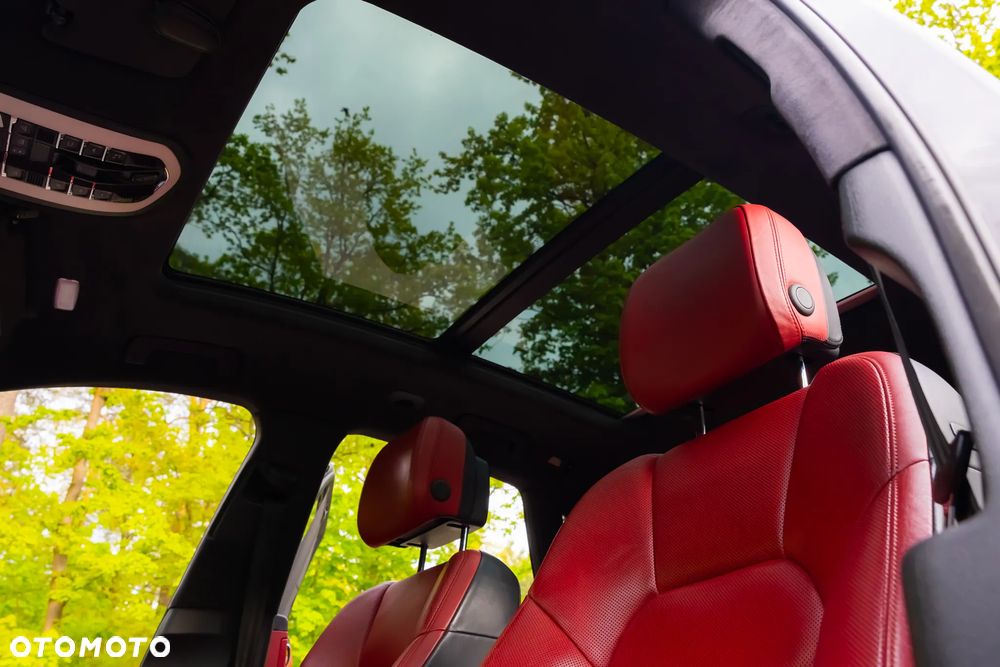 Porsche Macan Turbo - 8