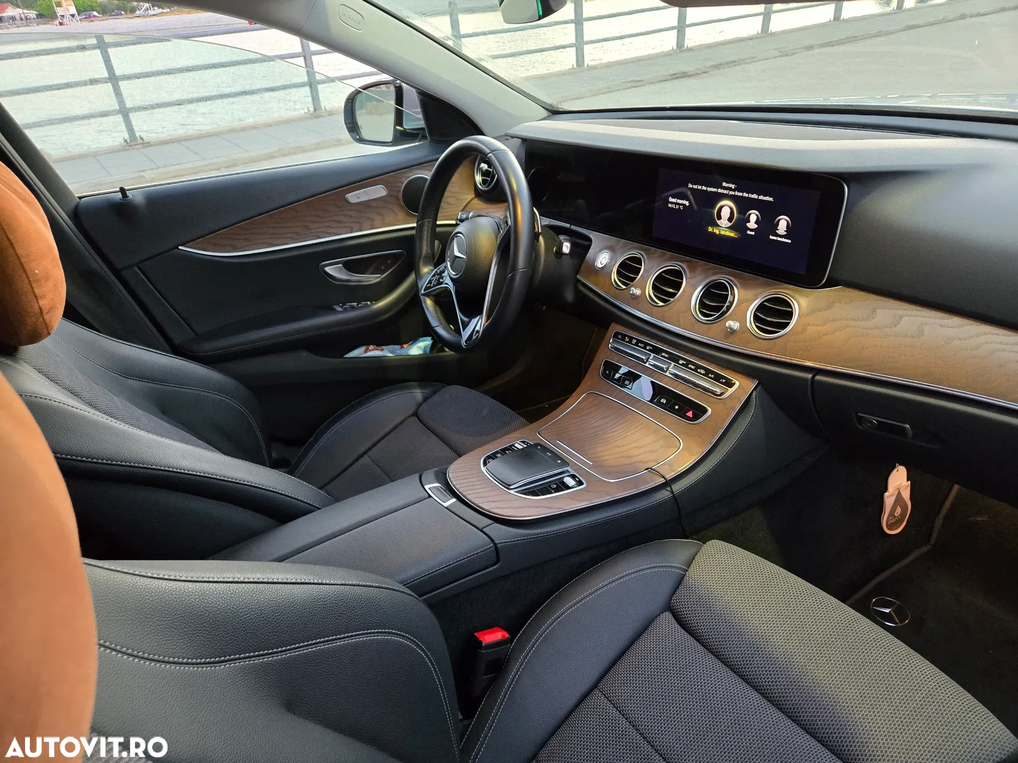 Mercedes-Benz E 220 d 4Matic T 9G-TRONIC - 21