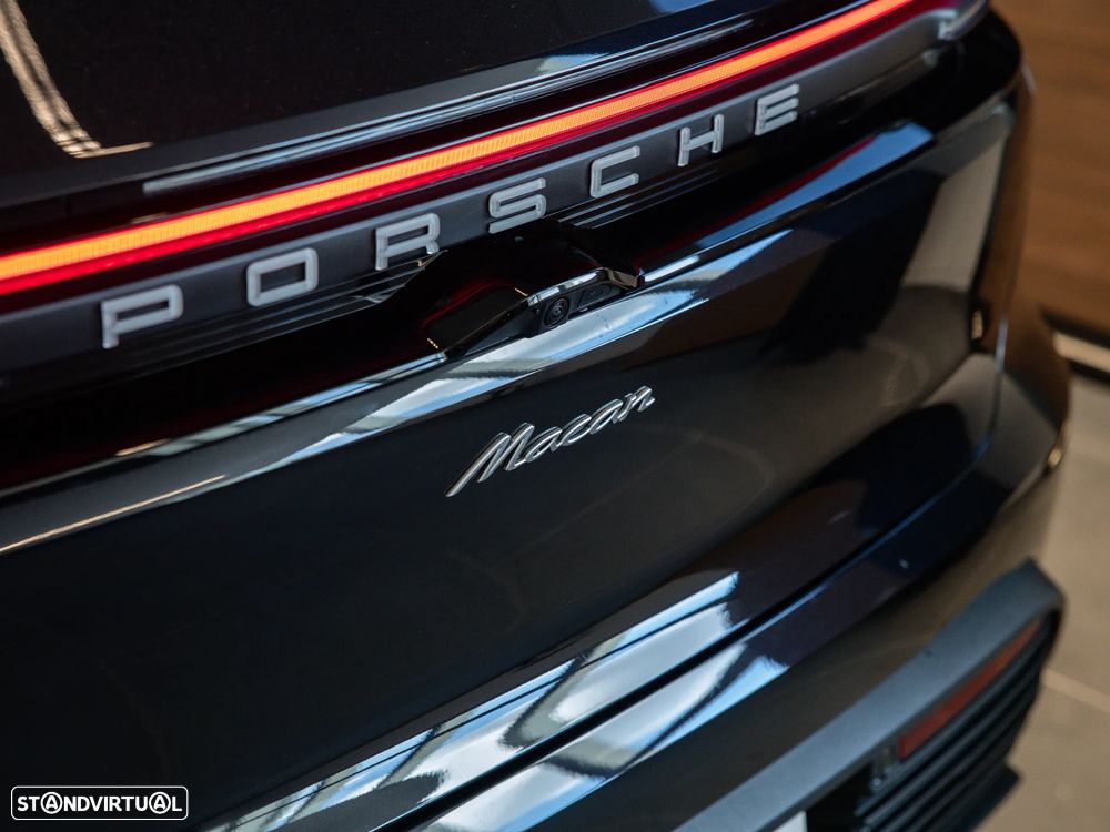 Porsche Macan Electric - 39