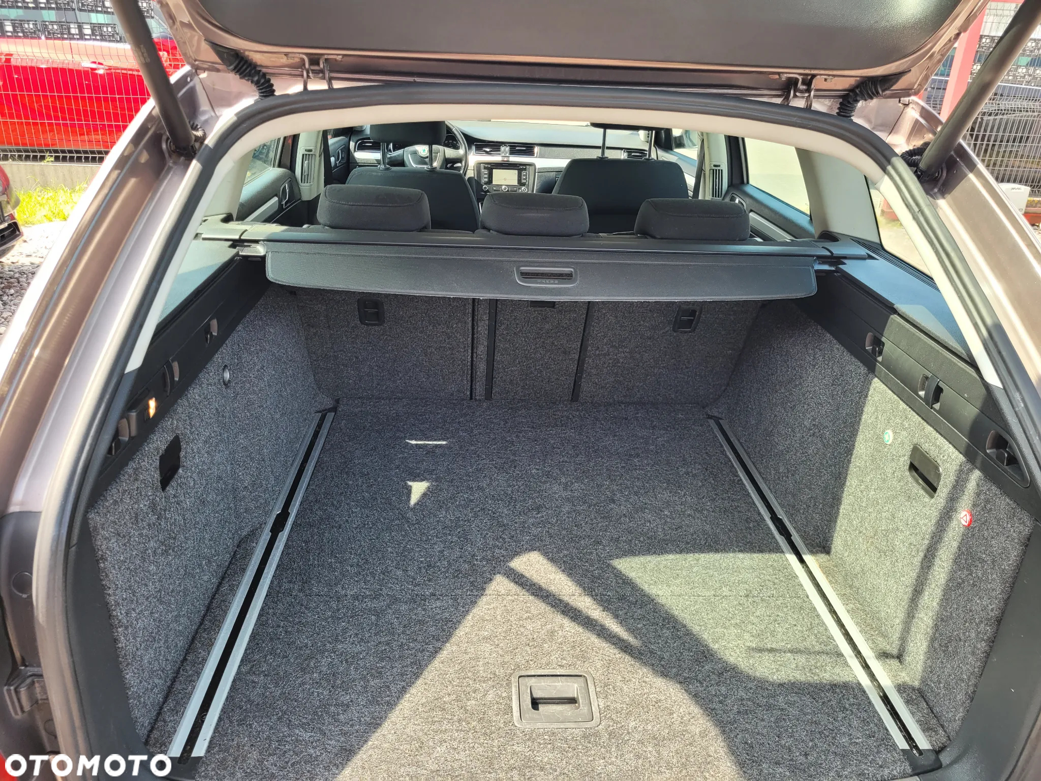Skoda Superb 2.0 TDI Comfort DSG - 17