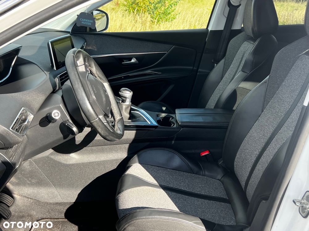 Peugeot 3008 1.2 PureTech GPF Allure S&S - 7