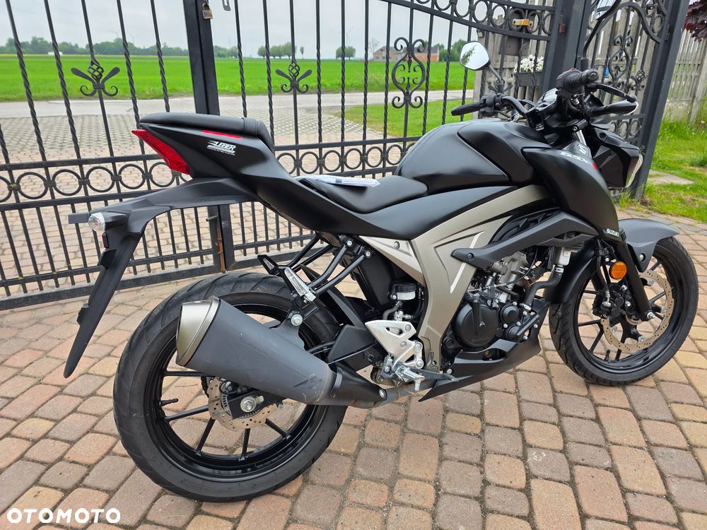 Suzuki GSX - 36