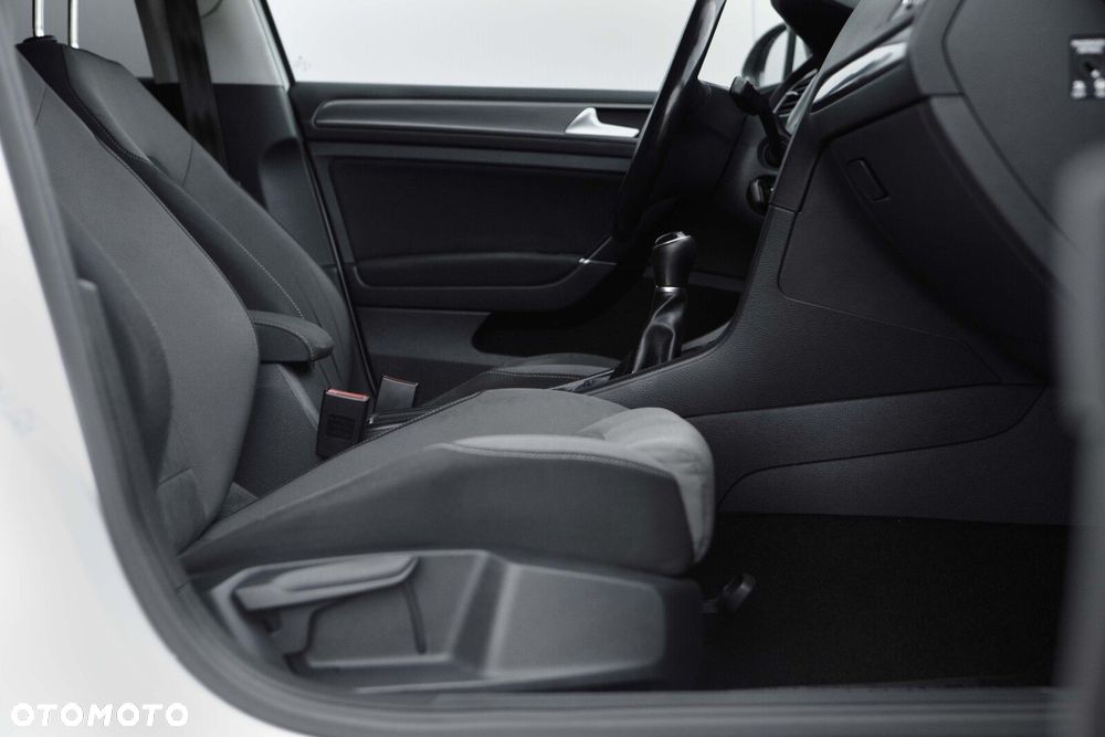 Volkswagen Golf 1.6 TDI BMT Comfortline - 27