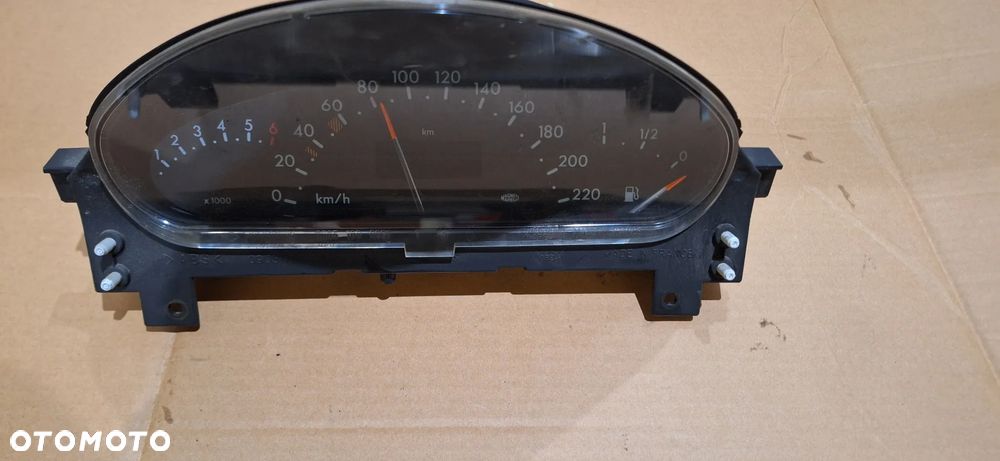 Licznik zegar mercedes a klasa 1.6 a1685404011 - 2