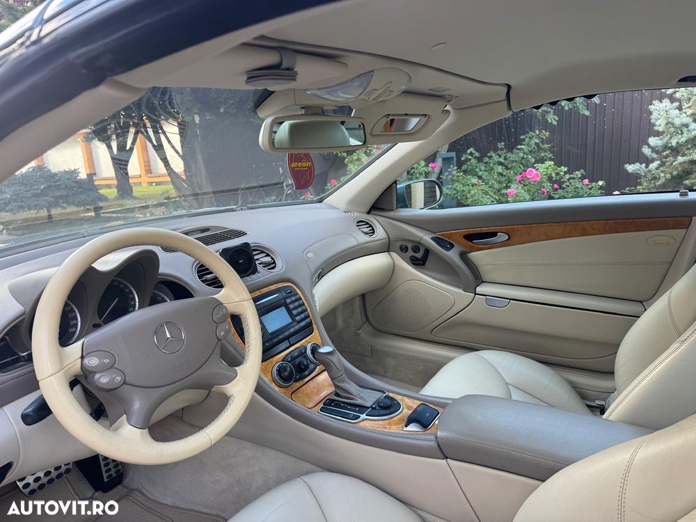 Mercedes-Benz SL 350 Aut - 12