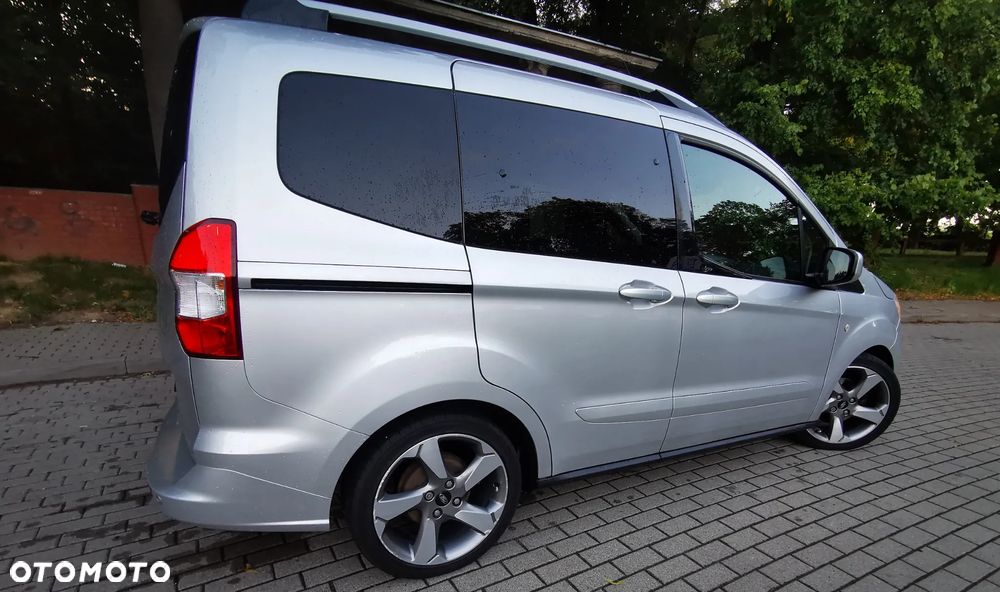 Ford Tourneo Courier 1.5 TDCi S&S Titanium - 14