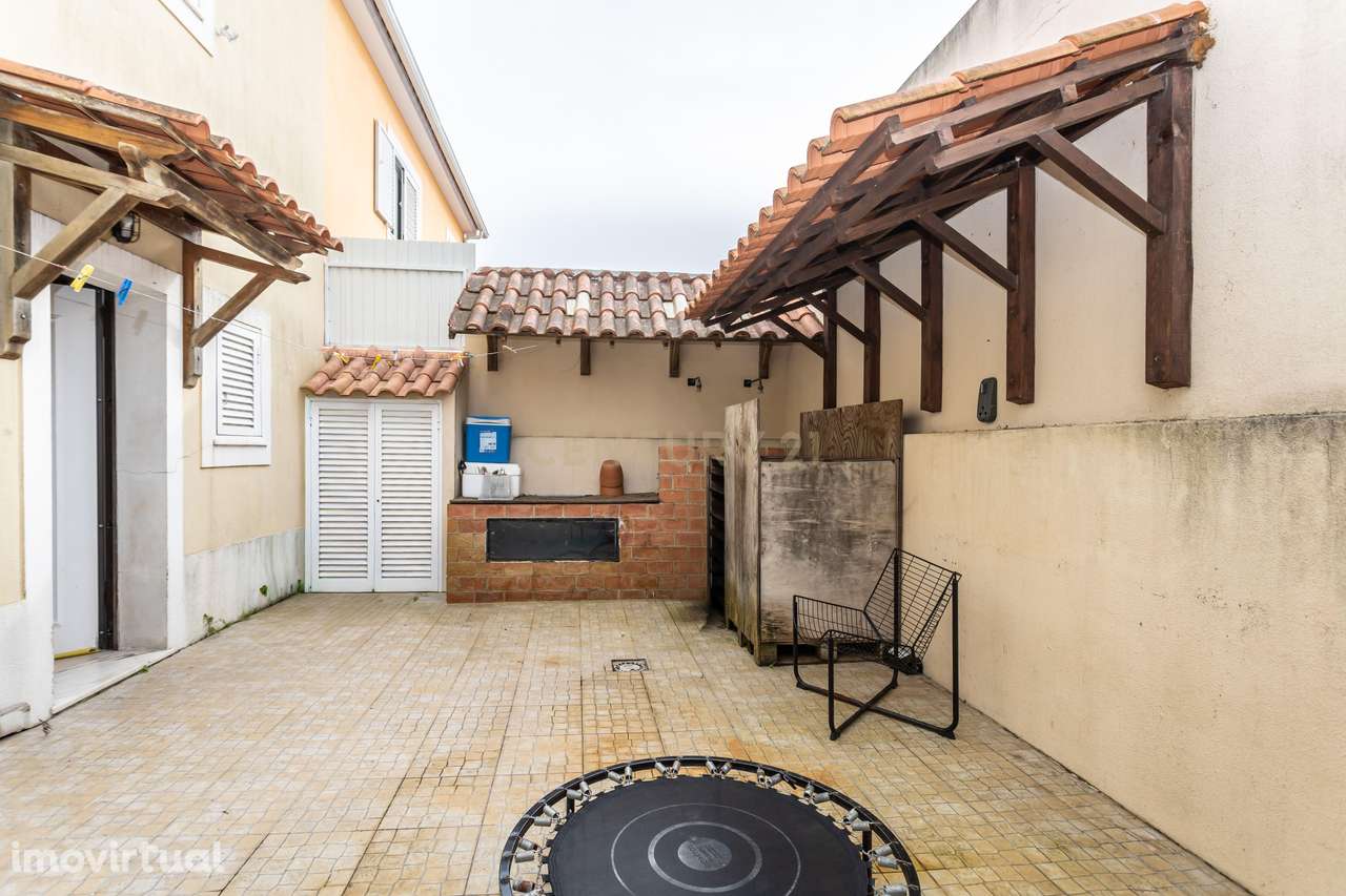 Moradia T3 com Piscina em Fernão Ferro – Conforto e Modernidade num Es - Grande imagem: 5/37