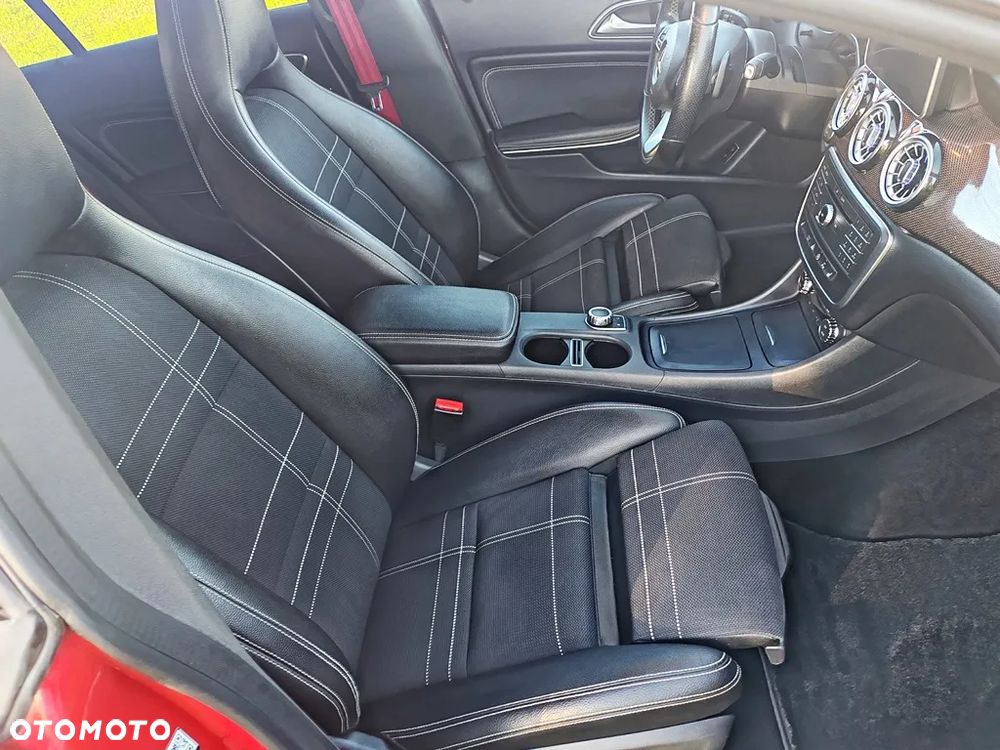 Mercedes-Benz CLA 220 d 7G-DCT Urban - 21