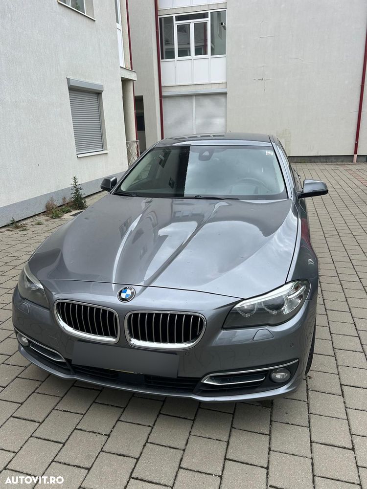 BMW Seria 5 525d xDrive AT - 13