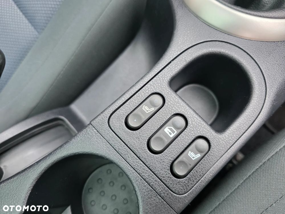 Nissan Qashqai+2 2.0 Visia - 23