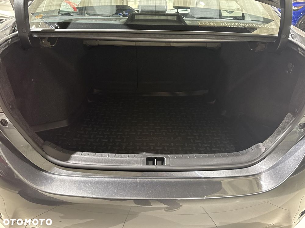 Toyota Corolla - 13