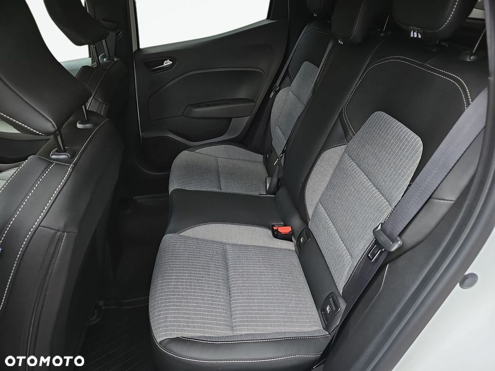 Renault Clio - 32