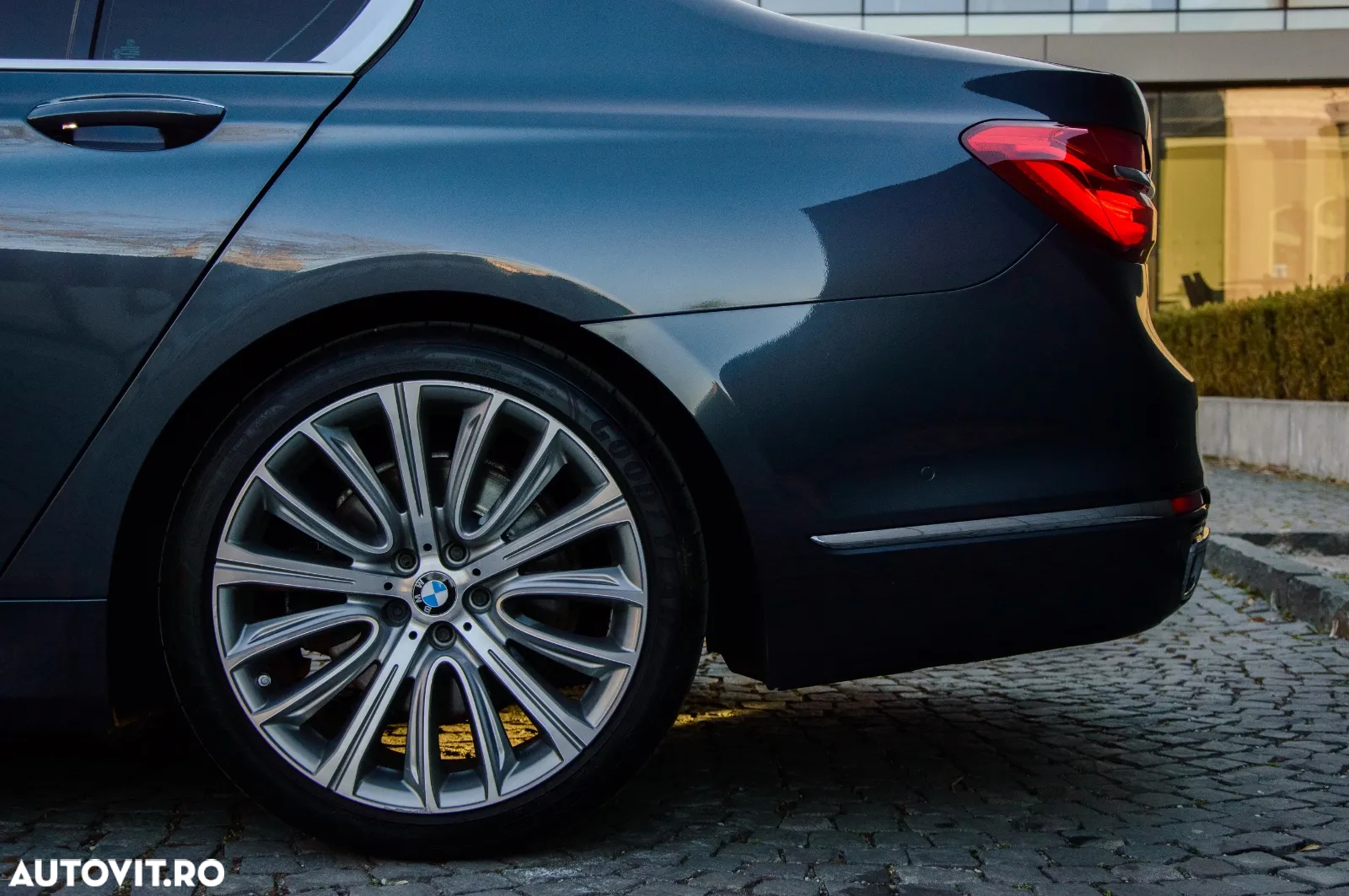BMW Seria 7 740d xDrive - 16