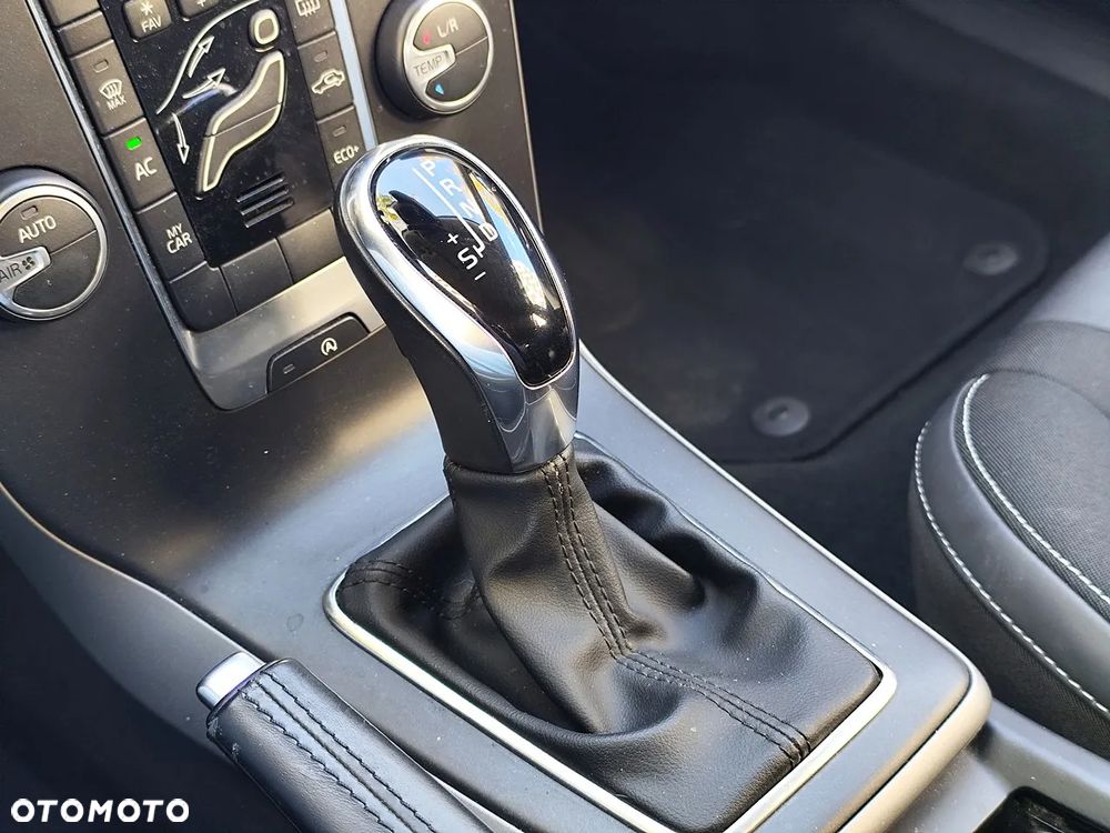 Volvo V40 D3 Drive-E Momentum - 15