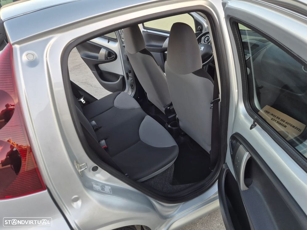 Peugeot 107 1.0 Trendy - 28