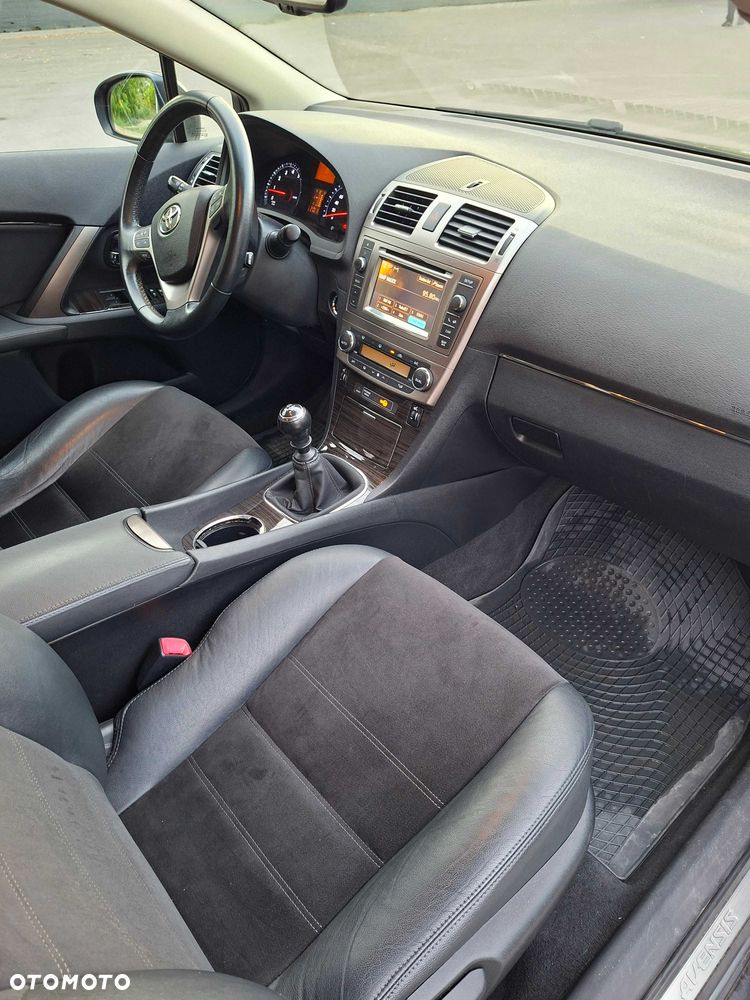 Toyota Avensis - 6