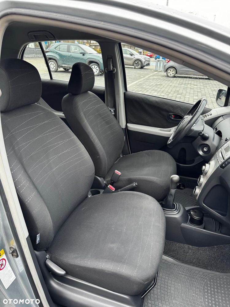 Toyota Yaris - 13