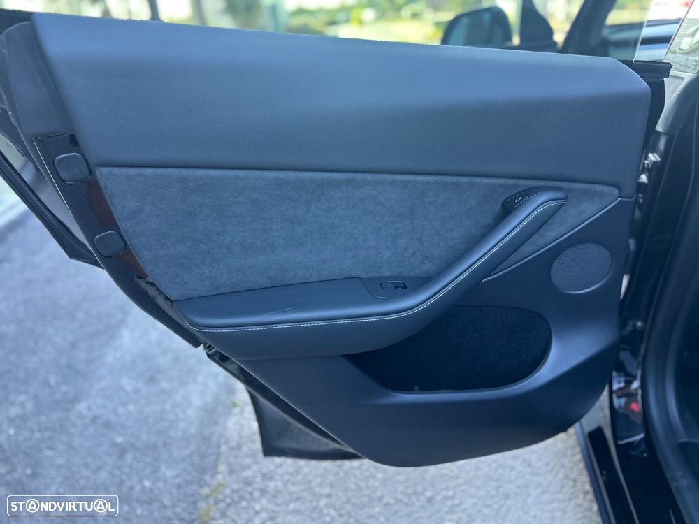 Tesla Model Y Long Range Tração Integral - 15