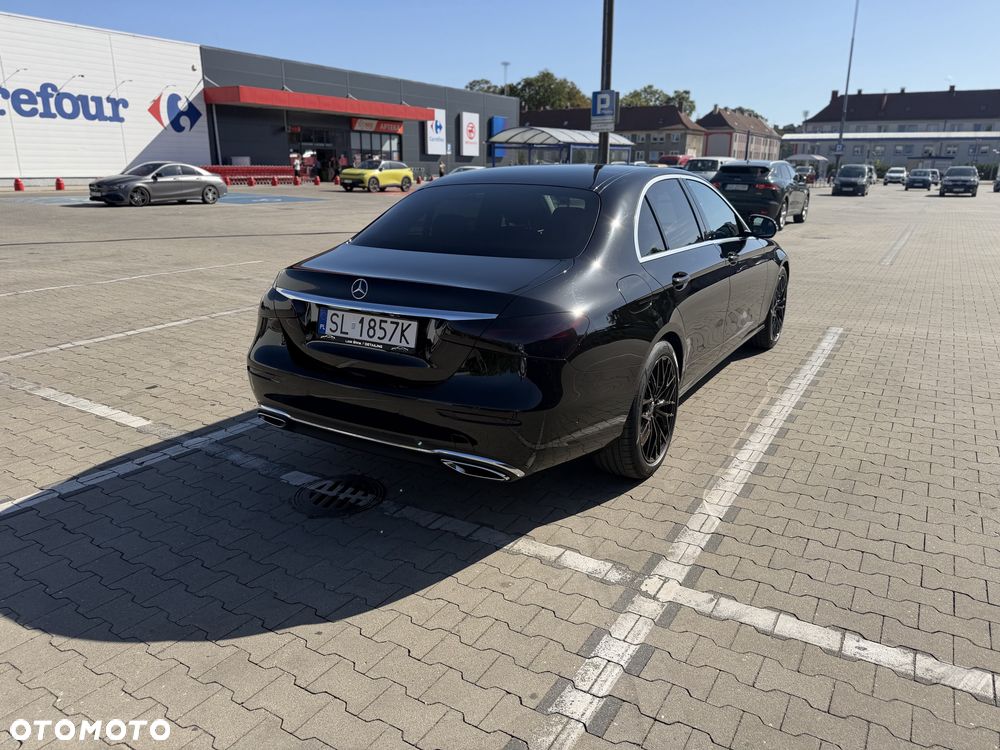 Mercedes-Benz E-Class 2022 photo 3