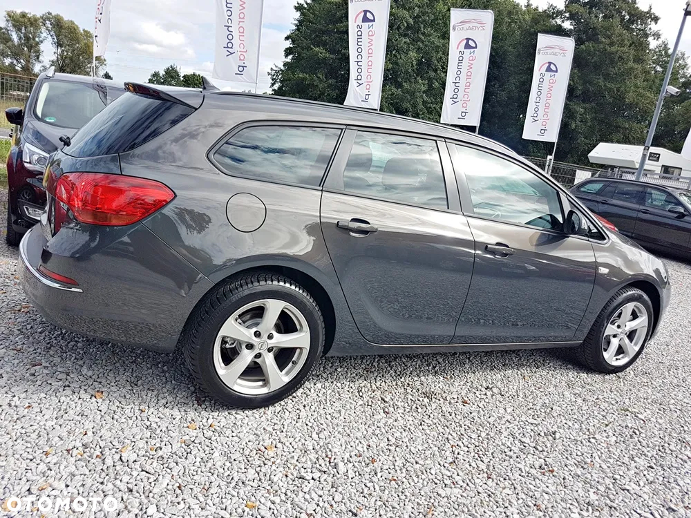 Opel Astra 2.0 CDTI Exklusiv - 32
