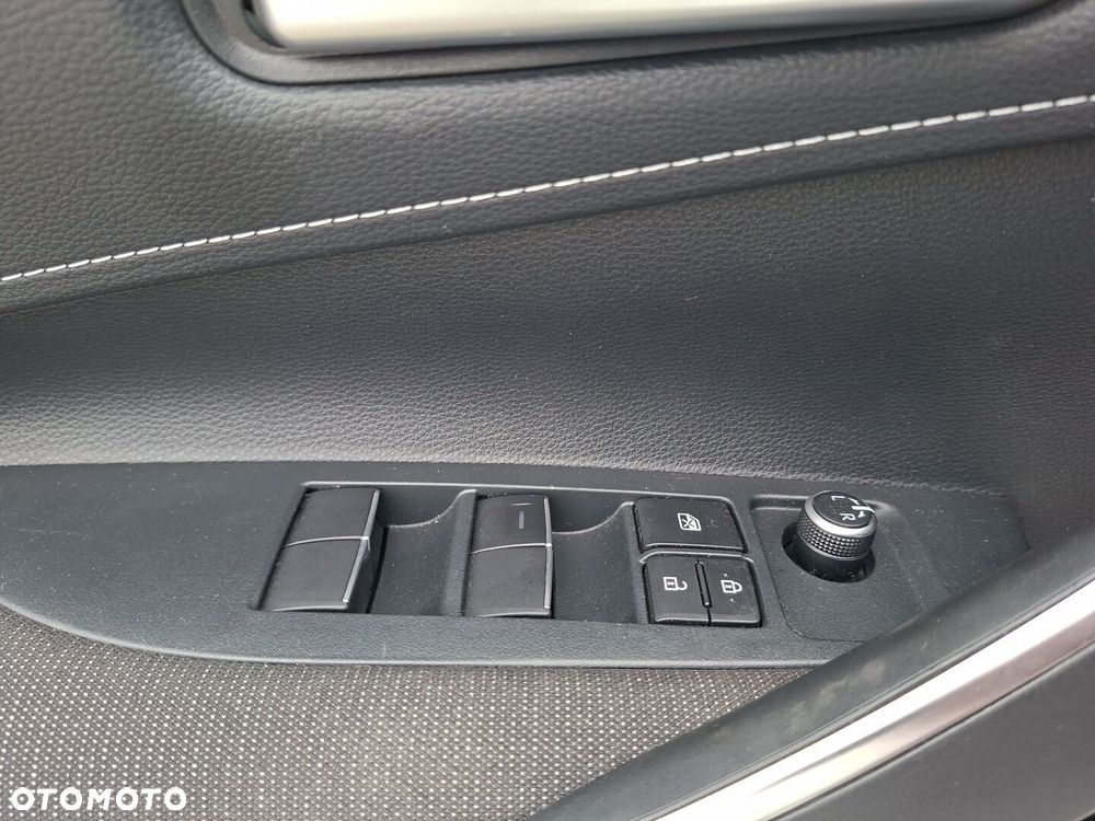 Toyota Corolla 1.8 Hybrid Comfort - 22