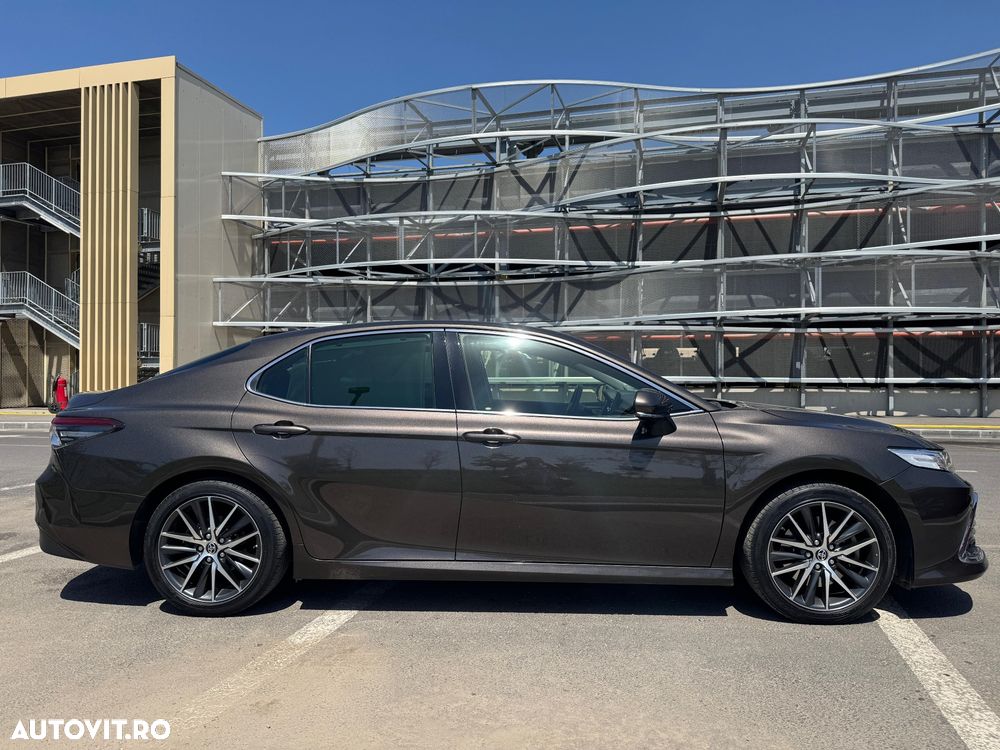 Toyota Camry 2.5 Exclusive - 17
