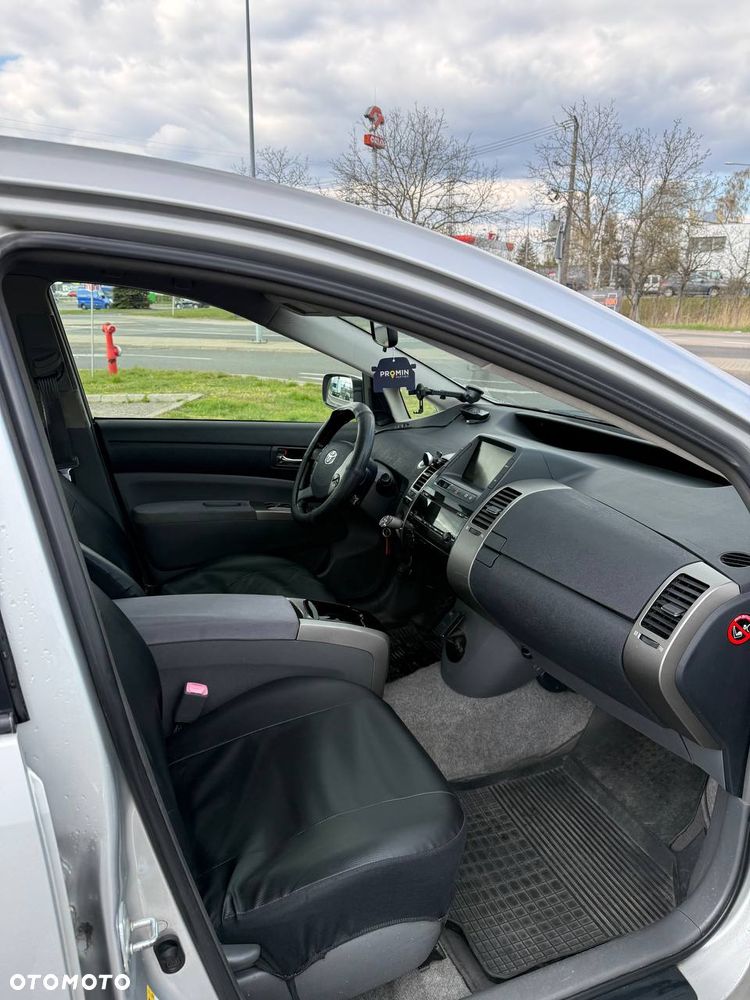 Toyota Prius 1.5 VVT-i Sol - 4