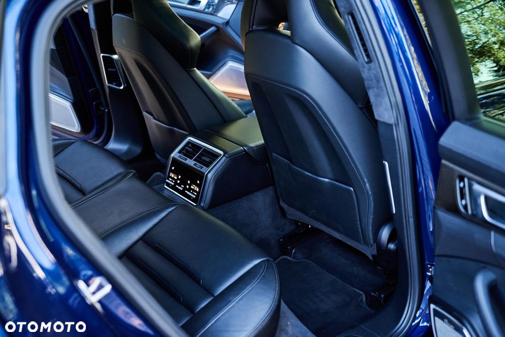 Porsche Panamera - 22