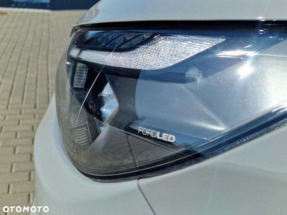 Ford Tourneo Custom - 23