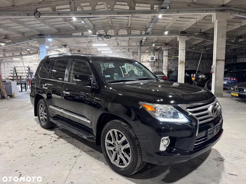 Lexus LX 570 - 11