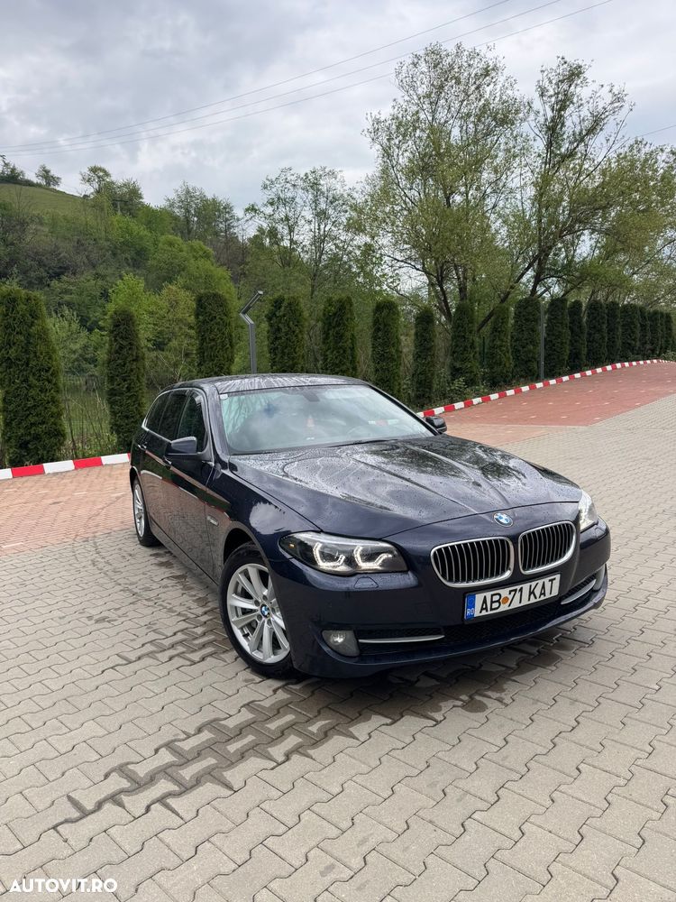 BMW Seria 5 525d xDrive - 9