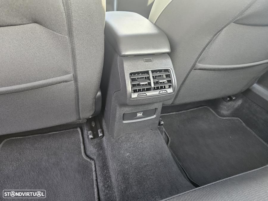 Citroën C4 X 1.2 Hybrid Plus e-DSC6 - 27