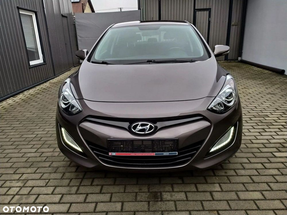 Hyundai i30 1.6 GDI BlueDrive Classic + - 11