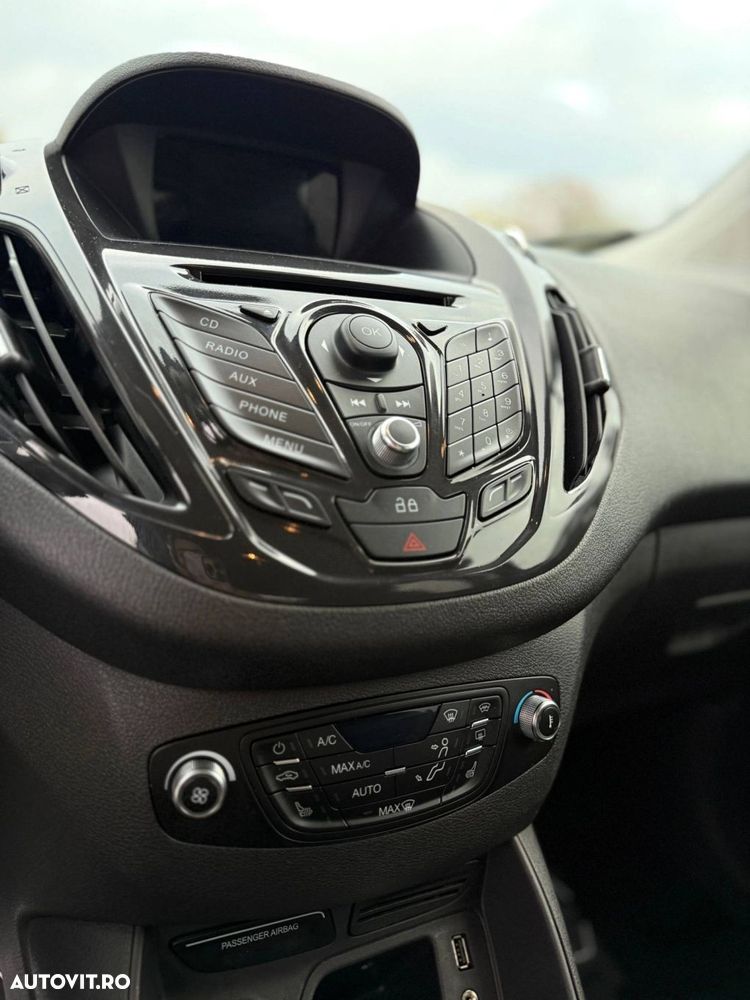 Ford Tourneo Courier 1.0 EcoBoost Titanium - 17