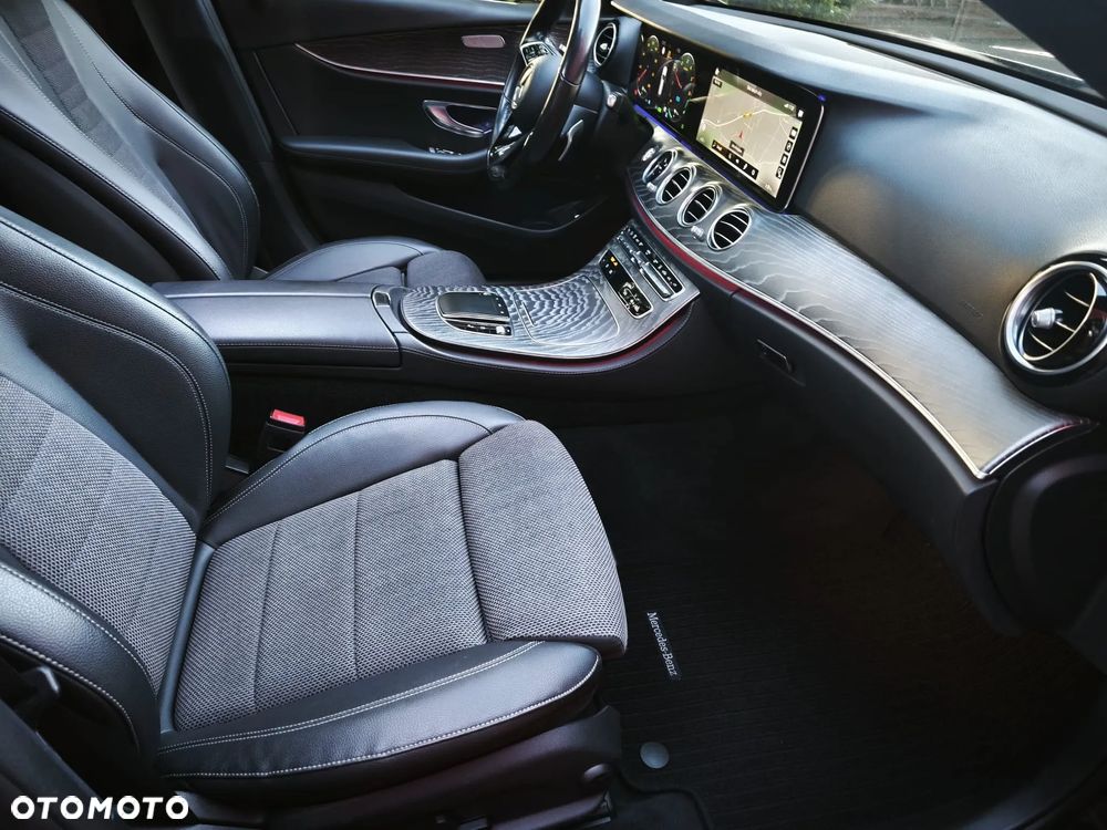 Mercedes-Benz Klasa E - 28